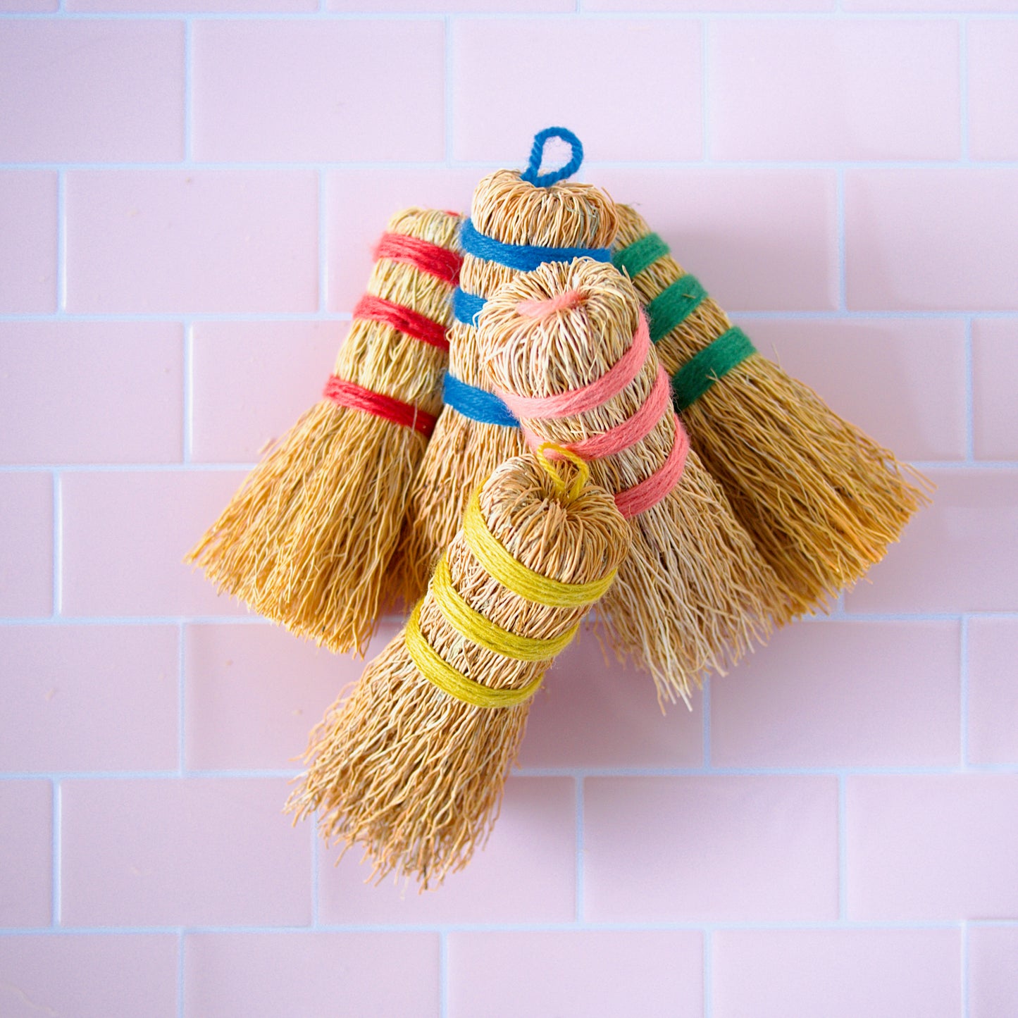 Escobetas de Raiz - Zero Waste Root Dish Scrubbers in Fun Colors