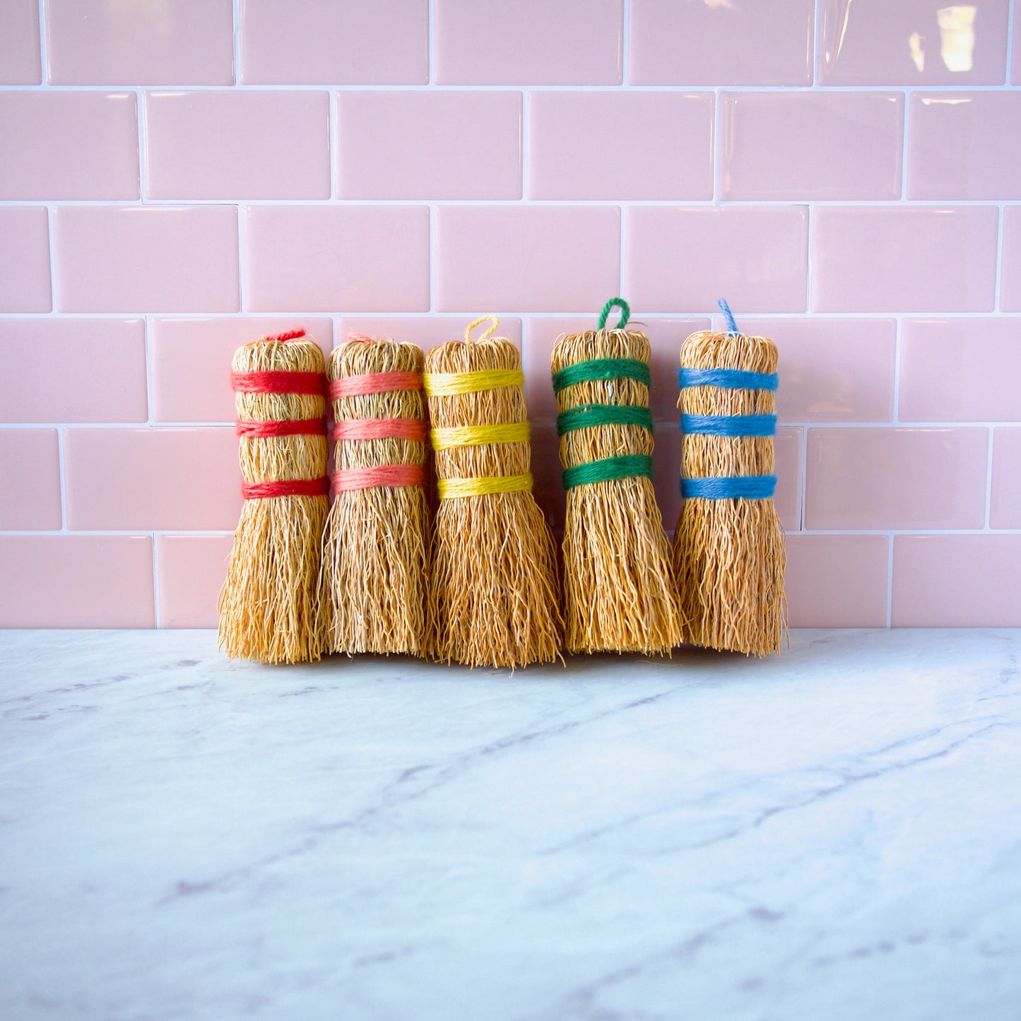 Escobetas de Raiz - Zero Waste Root Dish Scrubbers in Fun Colors