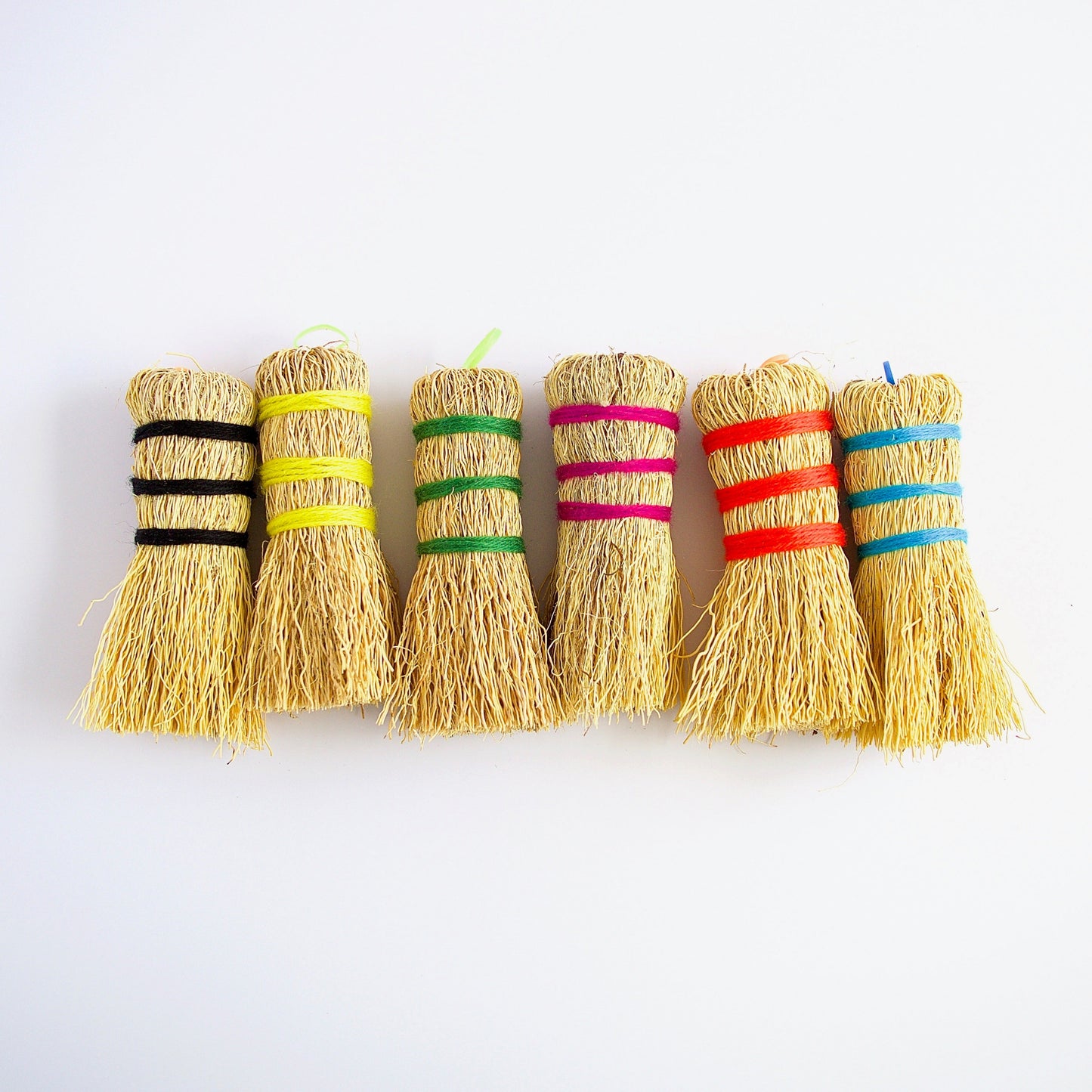 Escobetas de Raiz - Zero Waste Root Dish Scrubbers in 6 Happy Colors